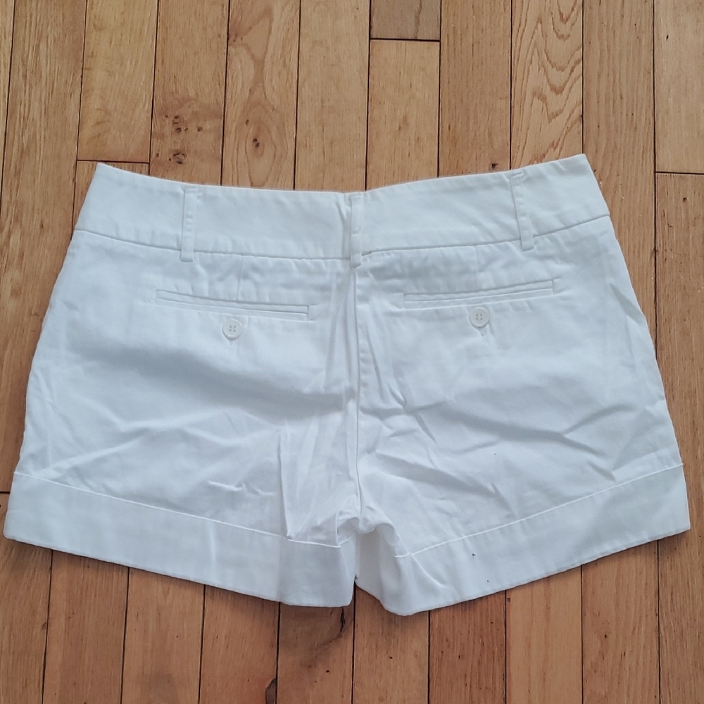 New York & Company Crisp White Women's Bermudas - Picture 2 of 3